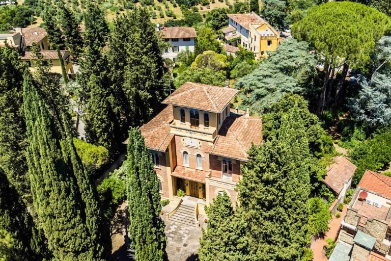 Elegant Villa with Garden in Florence-58_256011