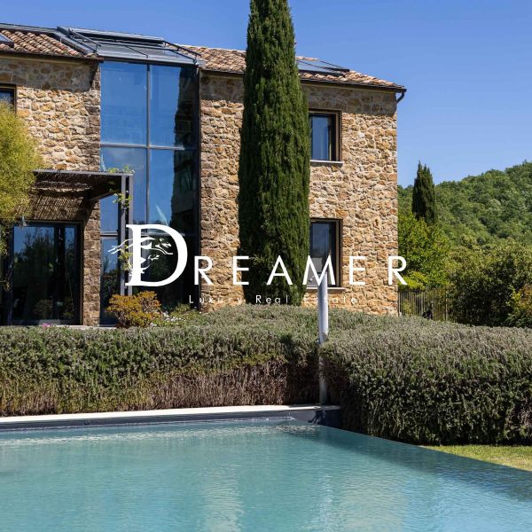 Luxury Villa with 16 Hectares of Land in Maremma-1_461272