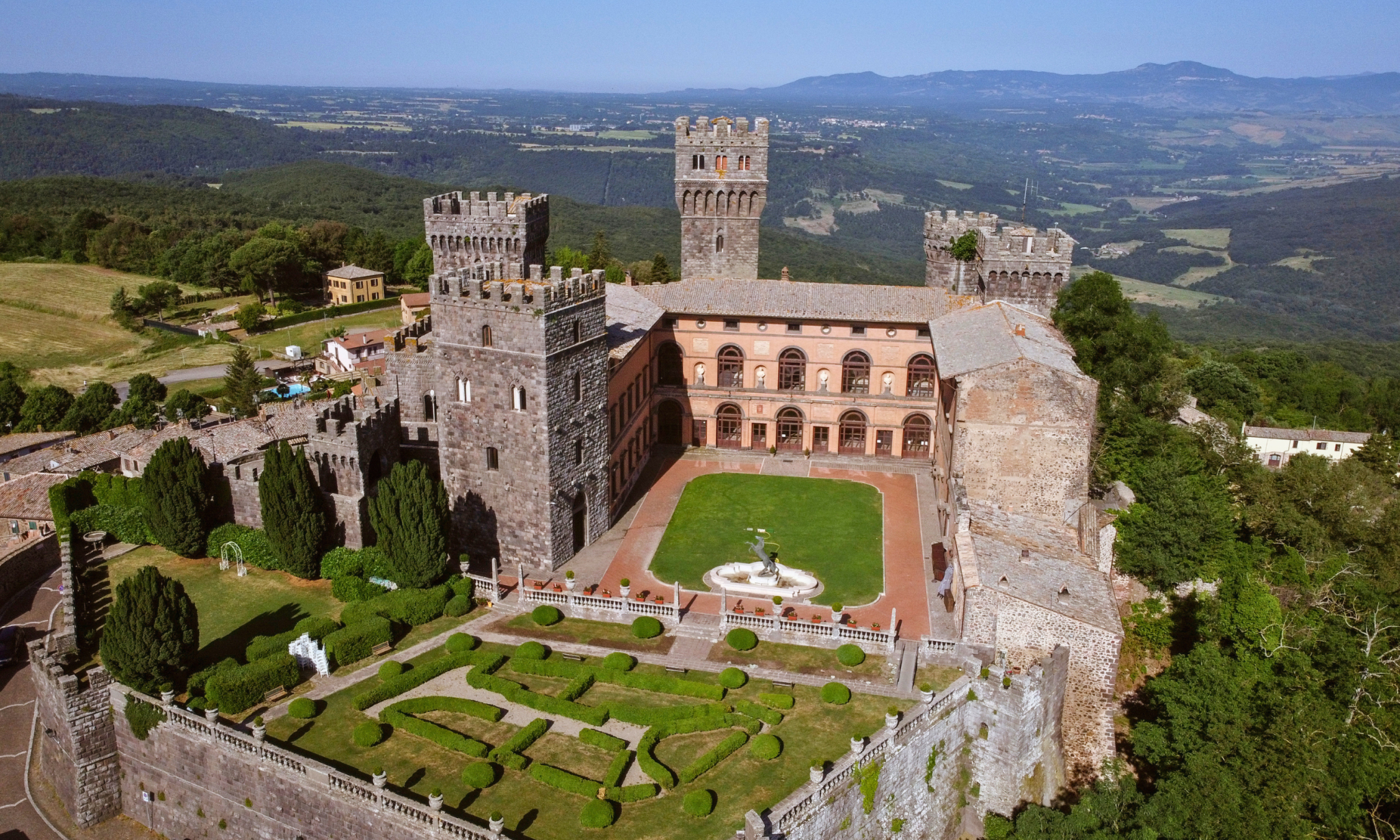 castle for sale with italian garden in italy