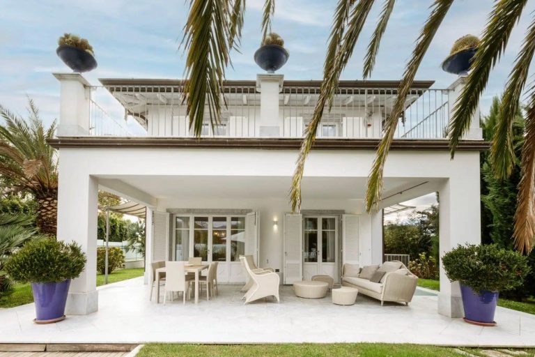 Stunning Villa with Pool and Spa in Forte dei Marmi-0_254552