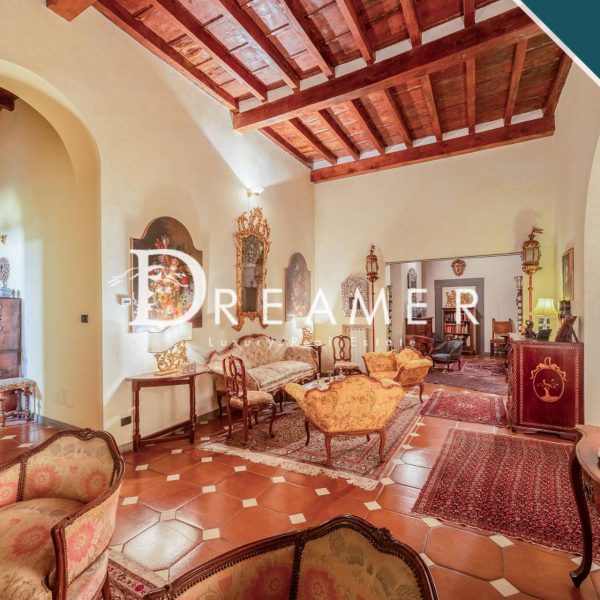 Elegant Apartment in the Heart of Florence-1_256193