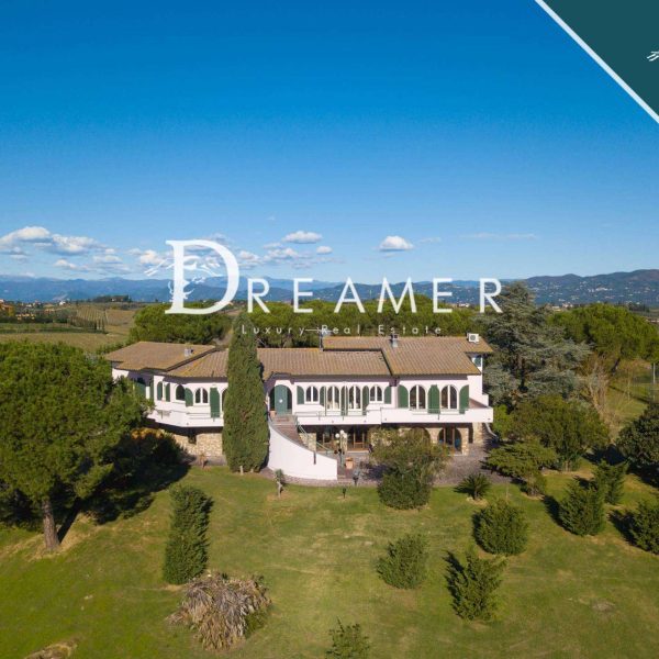 Splendid Modern-Style Villa with Tennis Court on the Hills of Vinci, Tuscany-0_264987