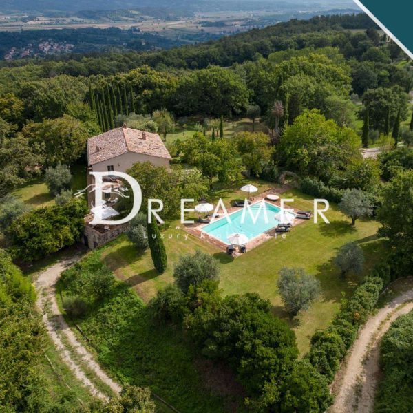 Tuscan Villa in Siena with a Swimming Pool-1_267812