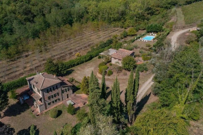 Historic Villa in Siena with Vineyard and Pool-0_267288