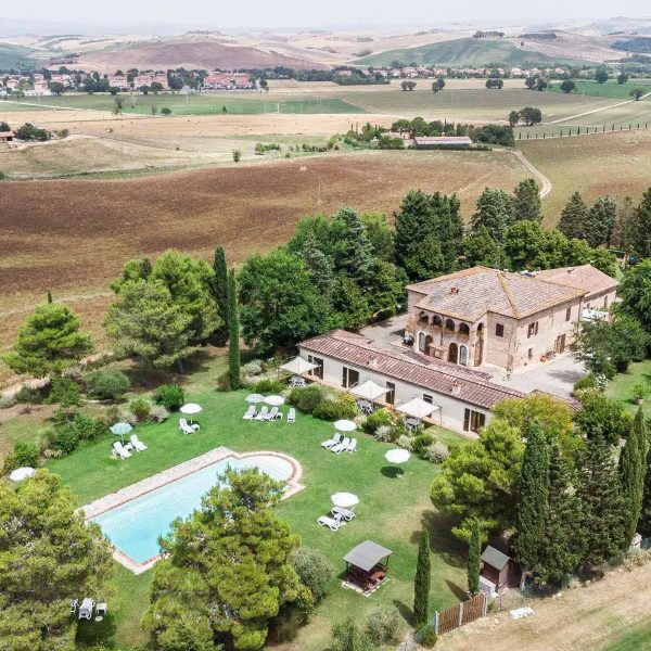 Historic Tuscan Farmhouse with a Pool in Siena-0_270022