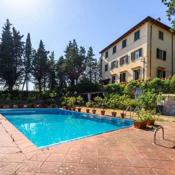 Prestigious Apartment in Villa with a Private Pool in Florence-0_270073