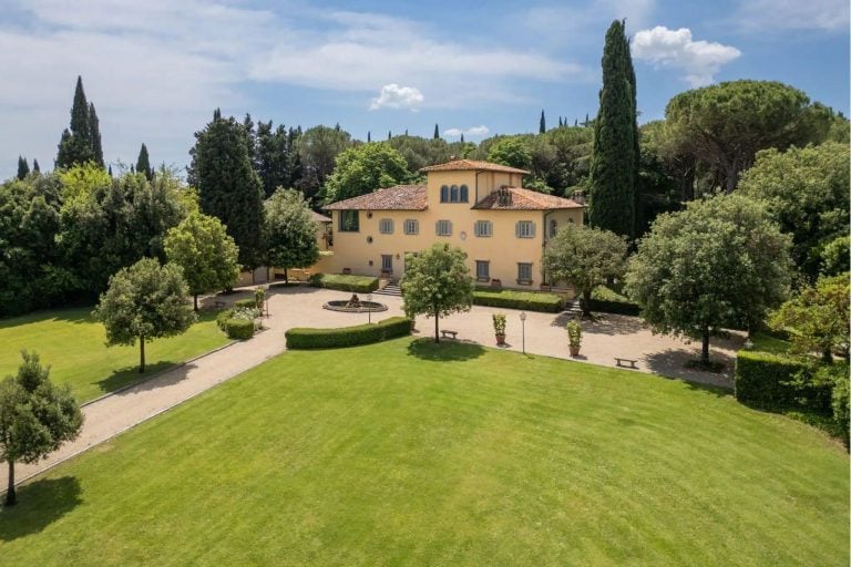 Wonderful Villa with Pool on the Hills of Florence-50_326497