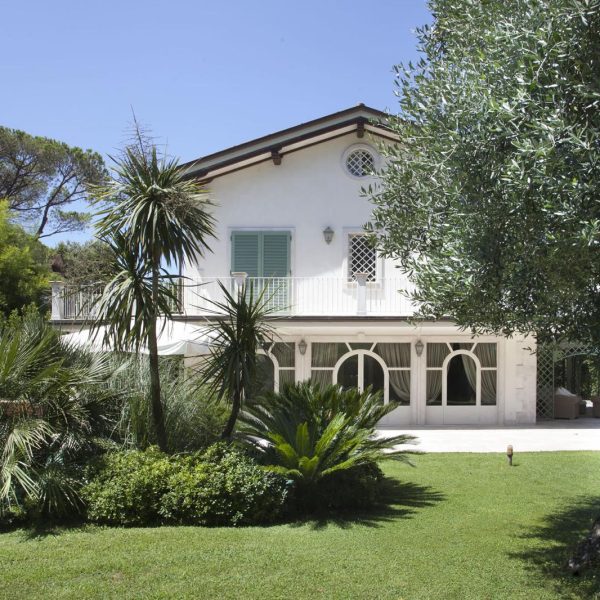Exclusive Villa with Pool in Forte dei Marmi-9_363182