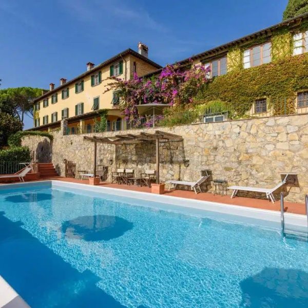 Historic Villa with a Pool and Views on the Hills of Lucca-0_250495