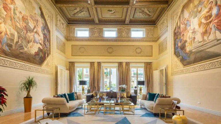 Elegant Frescoed Apartment in Florence-1_288024