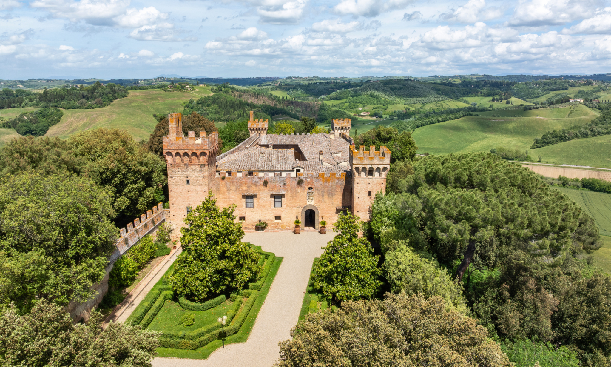 Italy’s Most Expensive Castle: A Brunelleschi Trophy Asset