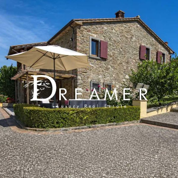 Farmhouse with Pool and 35 Hectares in Valdichiana-1_471329