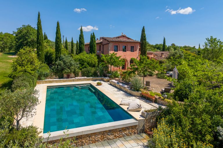 Prestigious Historic Villa with Swimming Pool-0_474889