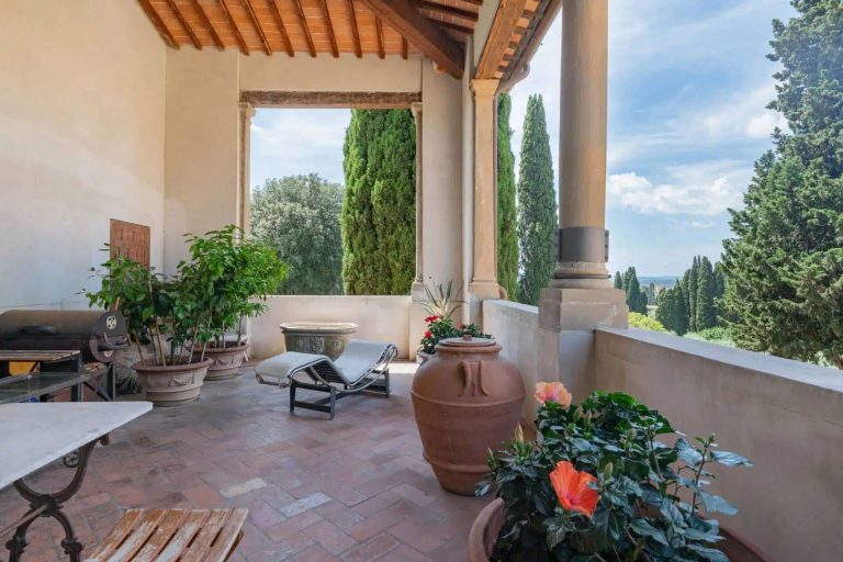 Elegant Apartment with Garden in Florence-0_257034