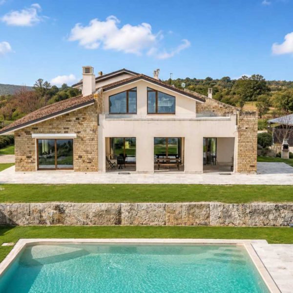 Modern Villa with Pool in the Siena Hills-0_484177