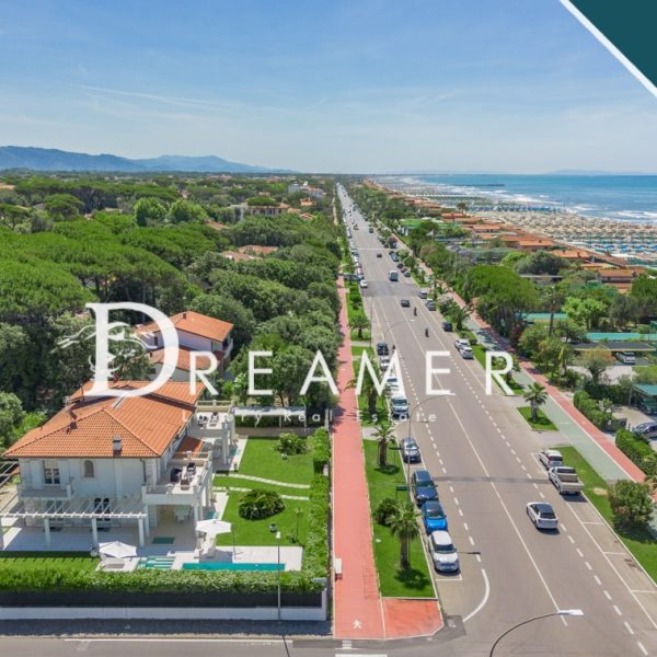 Seafront Villa with Pool in Forte dei Marmi-1_486435