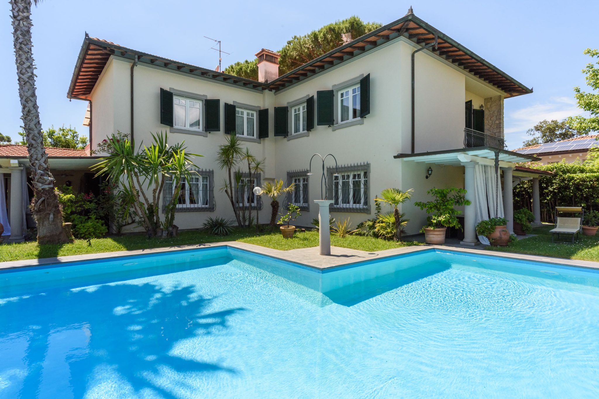 Charming Villa with Pool in Forte dei Marmi-2_490421