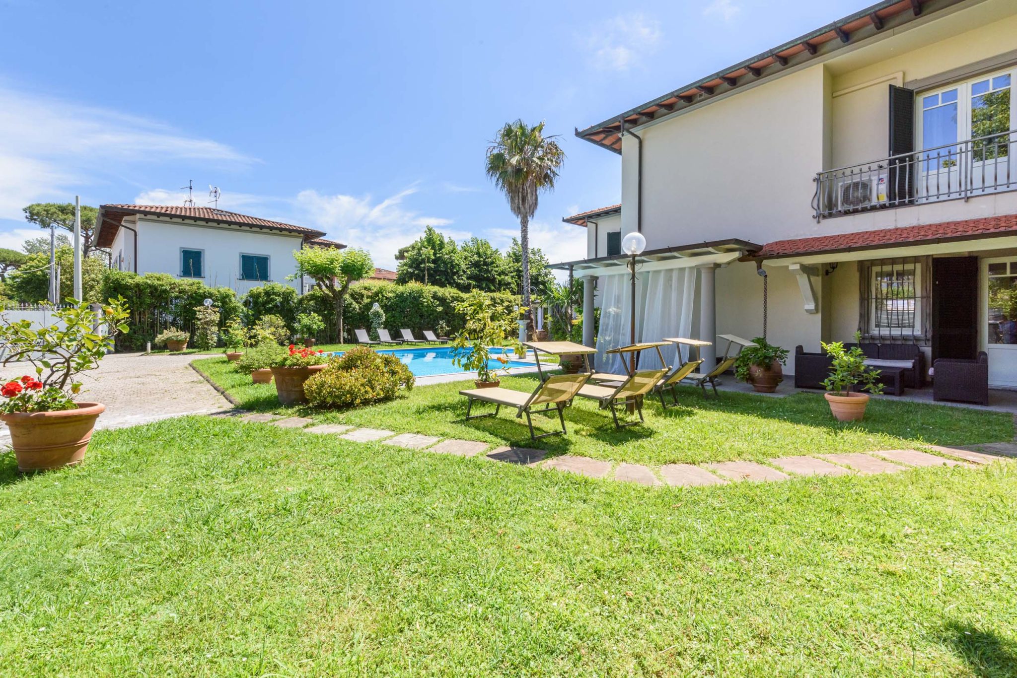 Charming Villa with Pool in Forte dei Marmi-5_490435