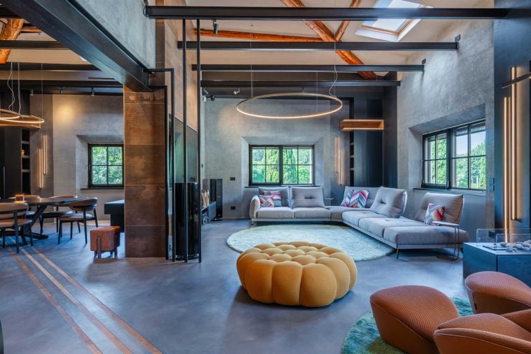 Designer Apartment with Garage in Florence-0_495527