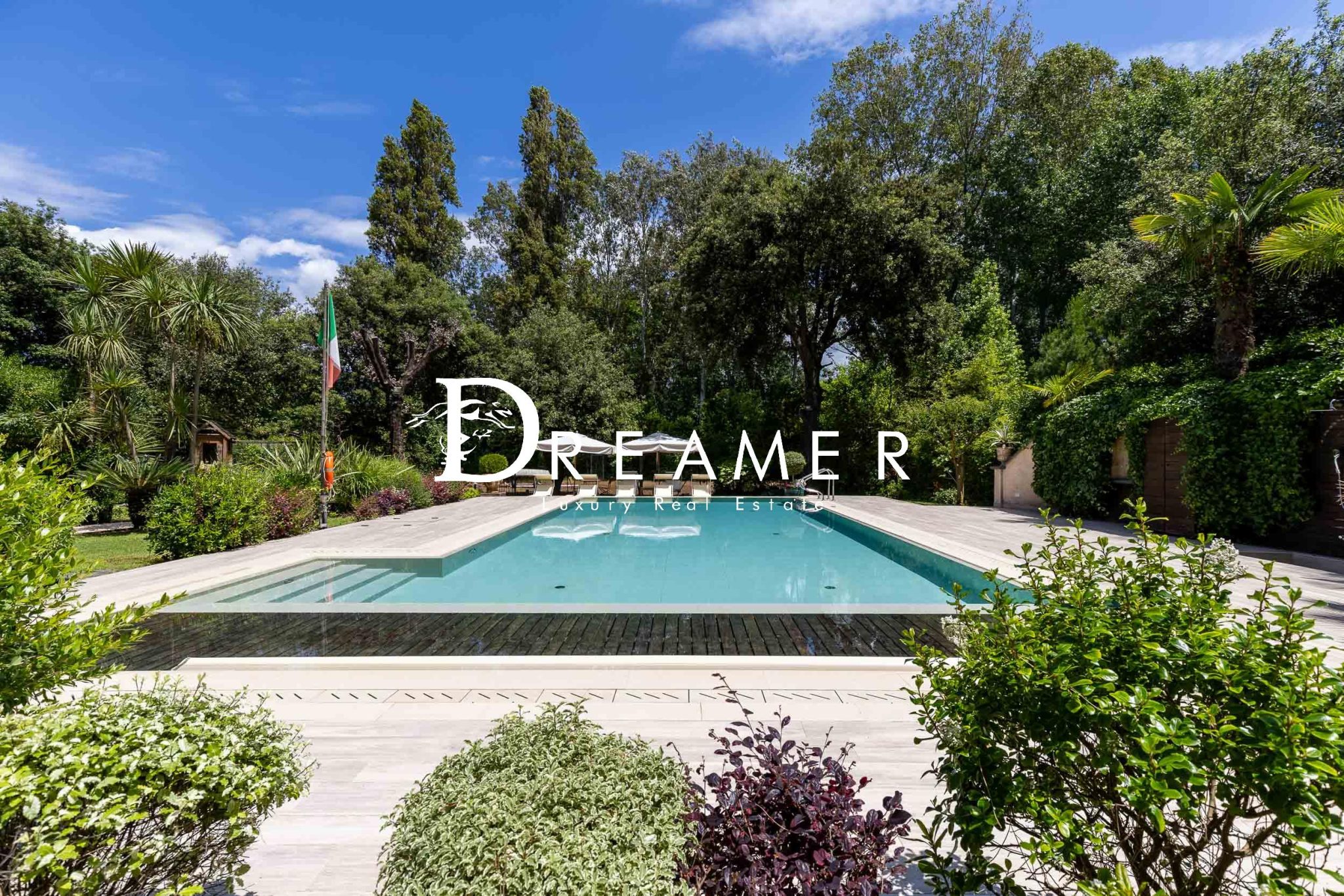 Magnificent Beachfront Villa with Pool in Forte dei Marmi-3_481212