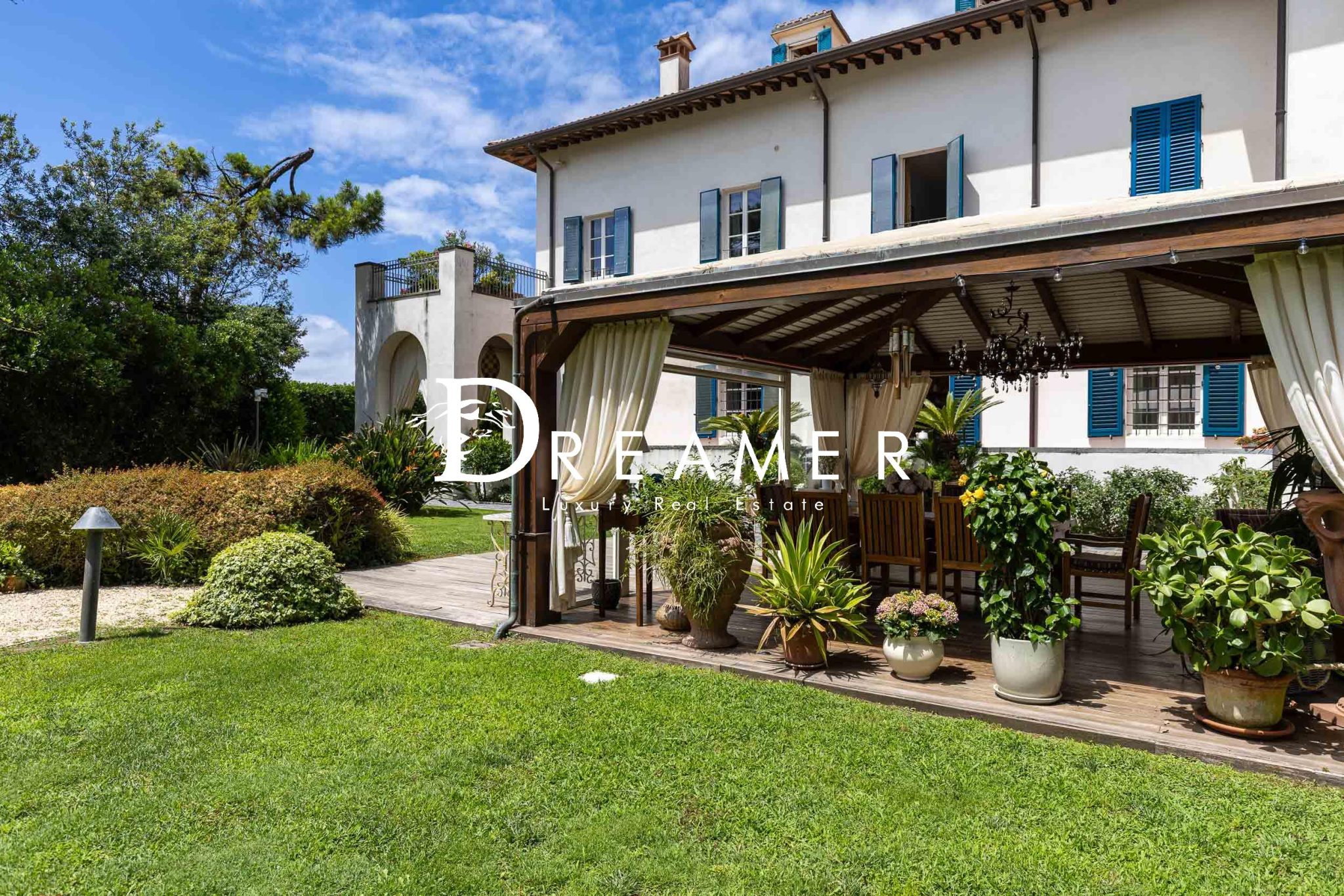 Magnificent Beachfront Villa with Pool in Forte dei Marmi-5_481228