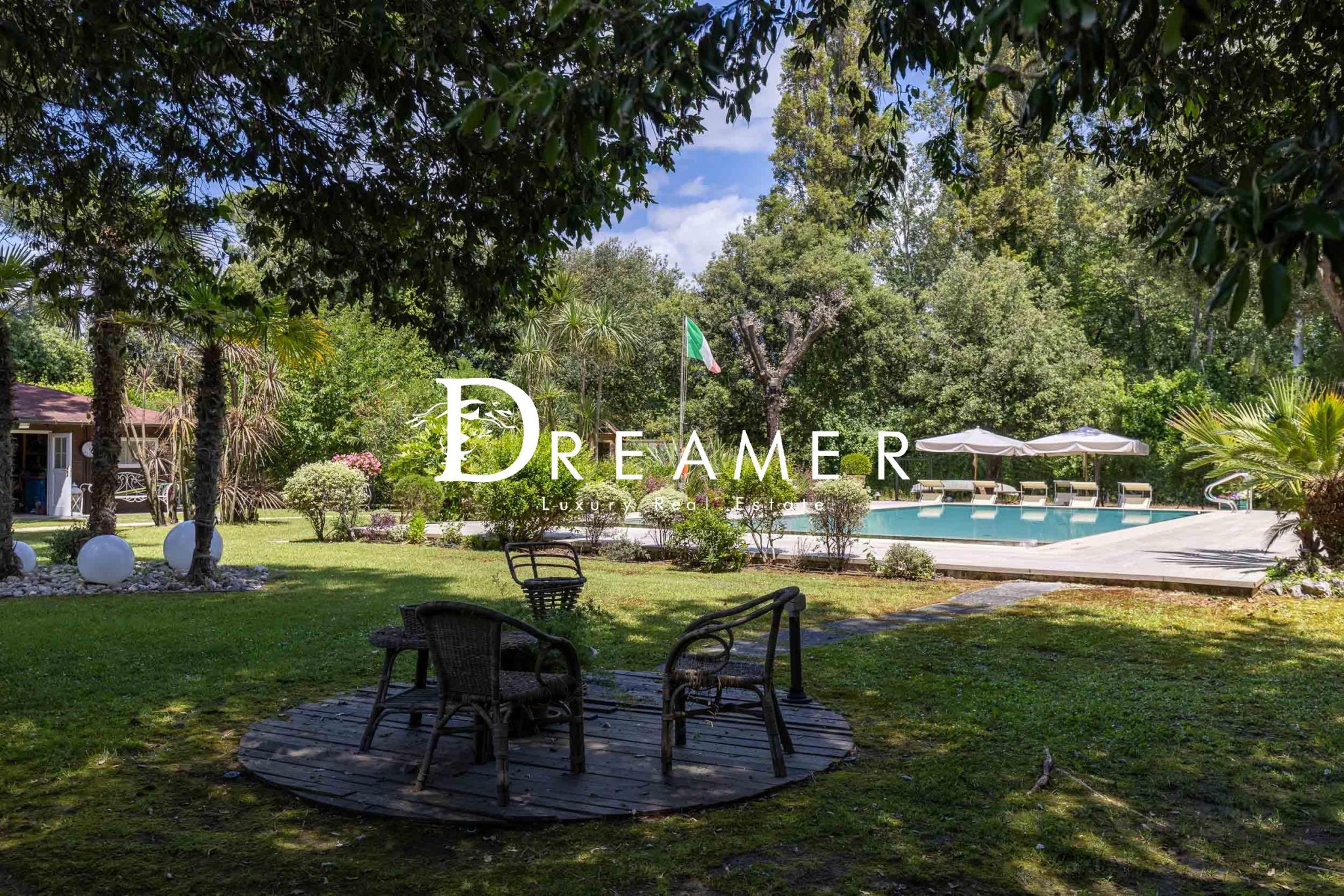 Magnificent Beachfront Villa with Pool in Forte dei Marmi-8_481198