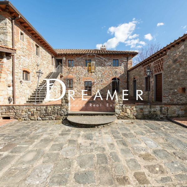 Villa with Pool in the Hills of Florence-1_443875