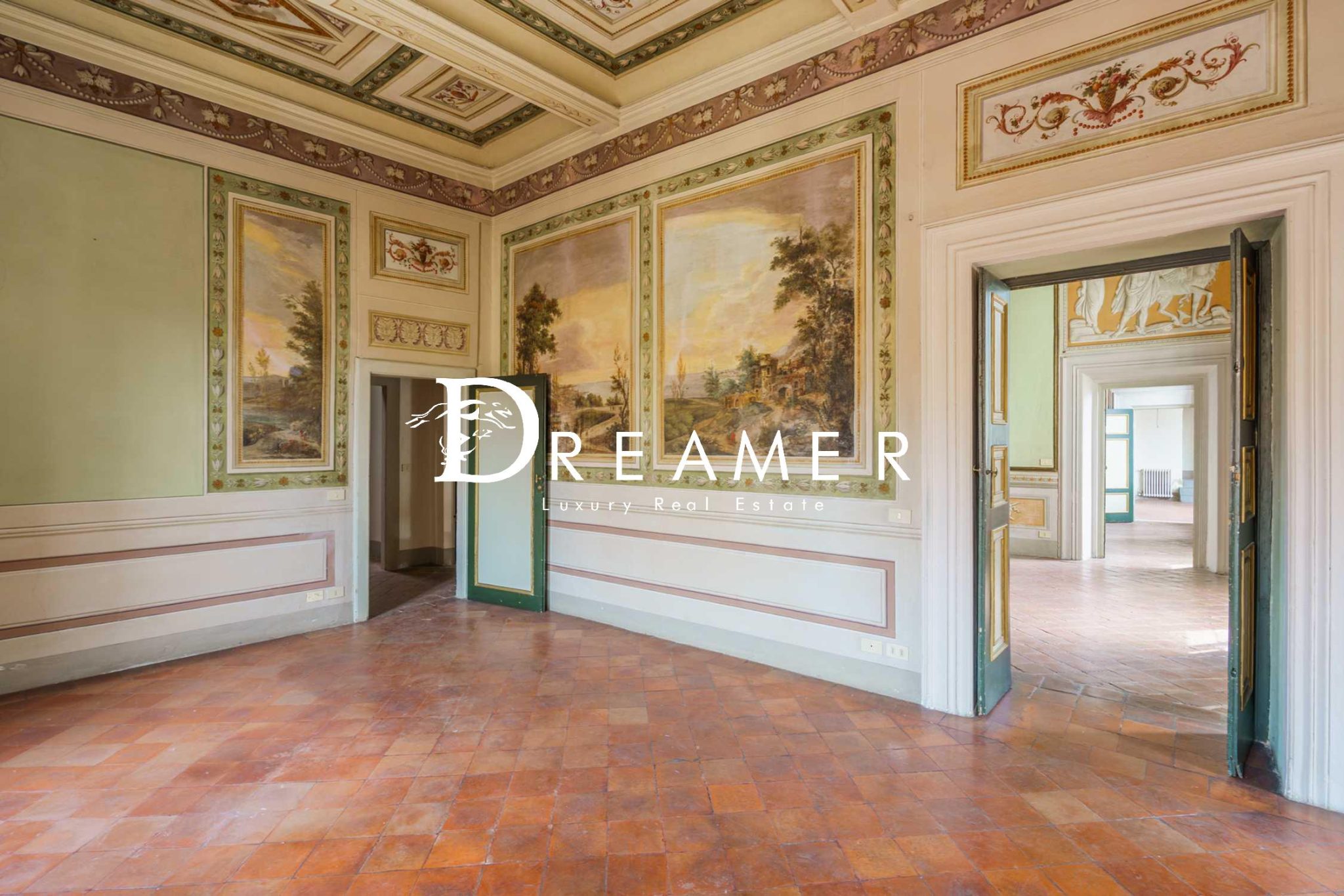 Prestigious Frescoed Apartment in Lucca-5_483796