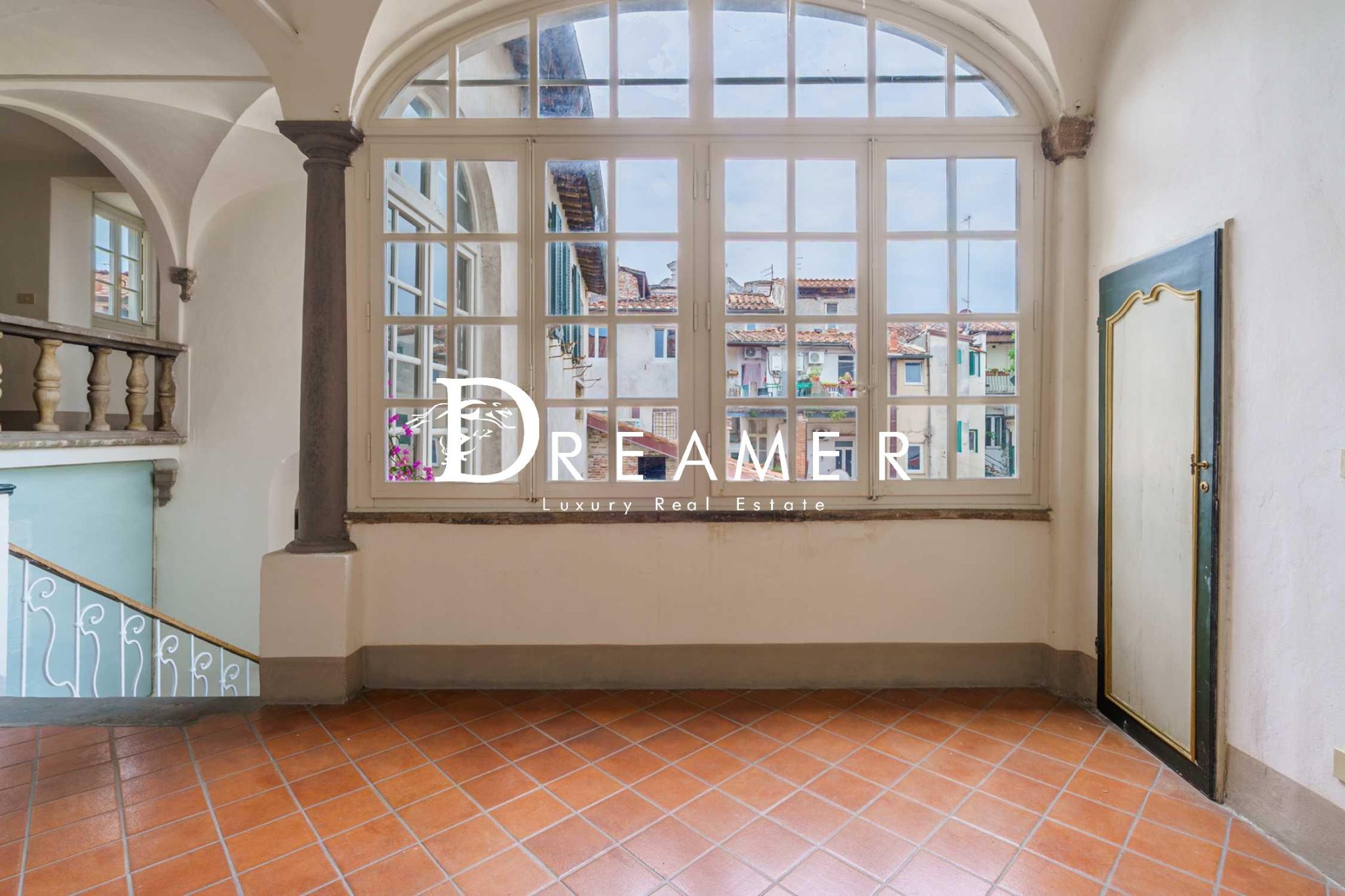 Prestigious Frescoed Apartment in Lucca-7_483698
