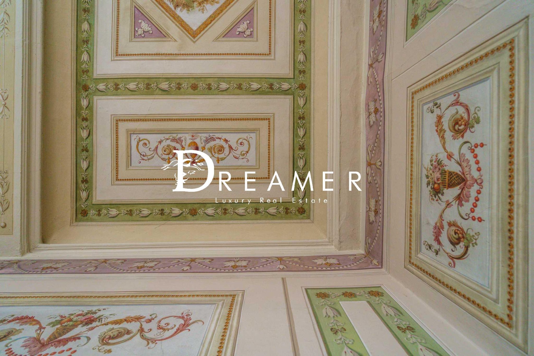 Prestigious Frescoed Apartment in Lucca-9_483804