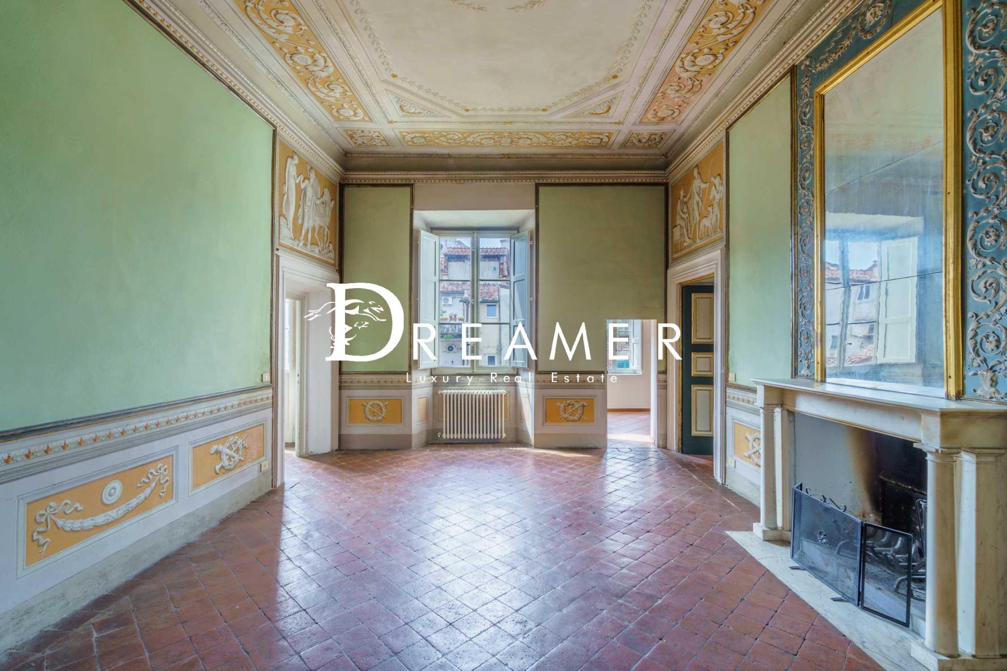 Prestigious Frescoed Apartment in Lucca-13_483746