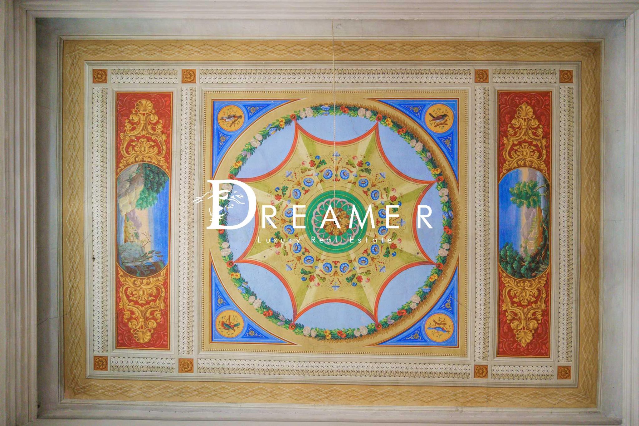 Prestigious Frescoed Apartment in Lucca-19_483738