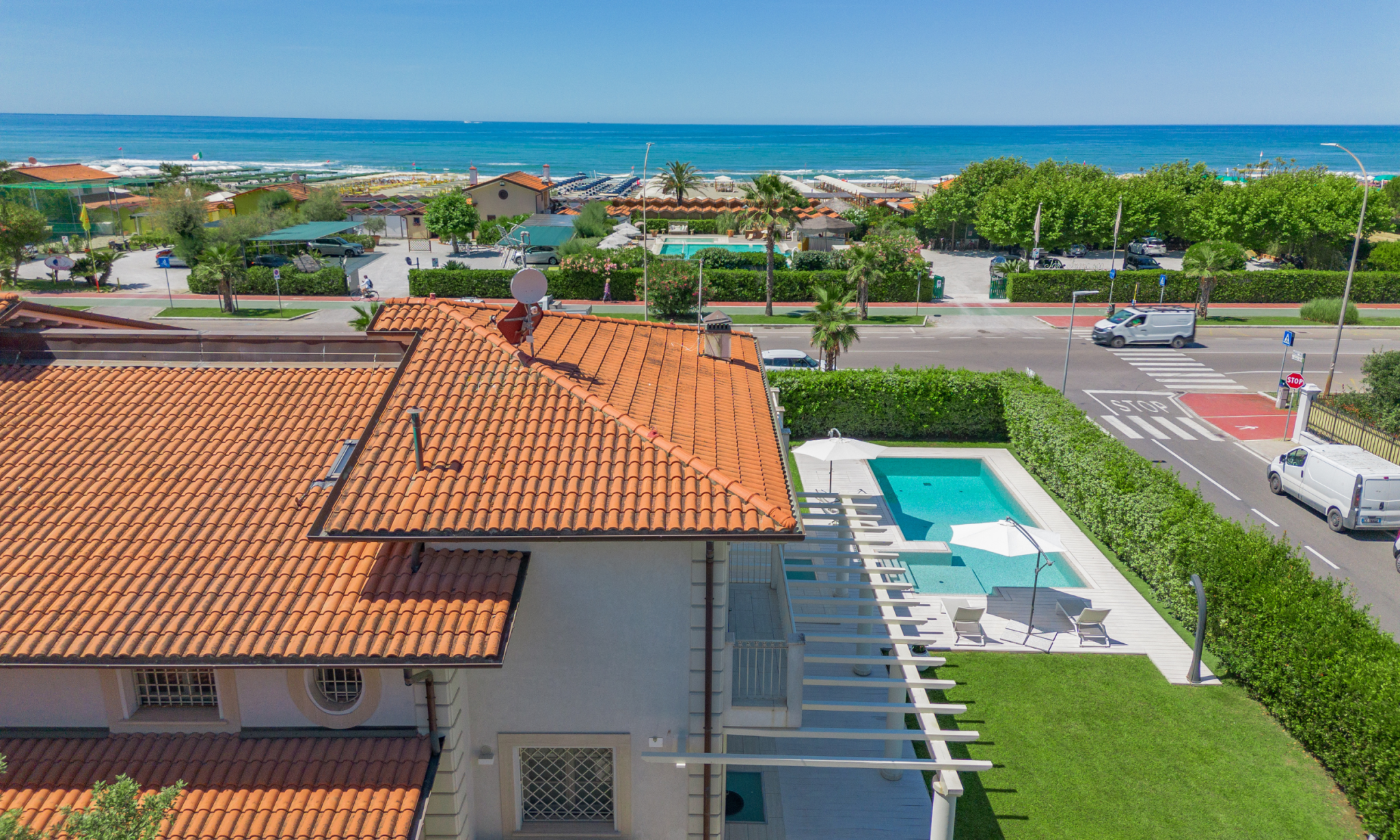 luxury seafront Villa with Pool in Forte dei Marmi