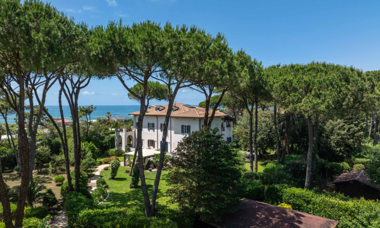 Seaside Living at Forte dei Marmi: Waterfront Villas in Versilia