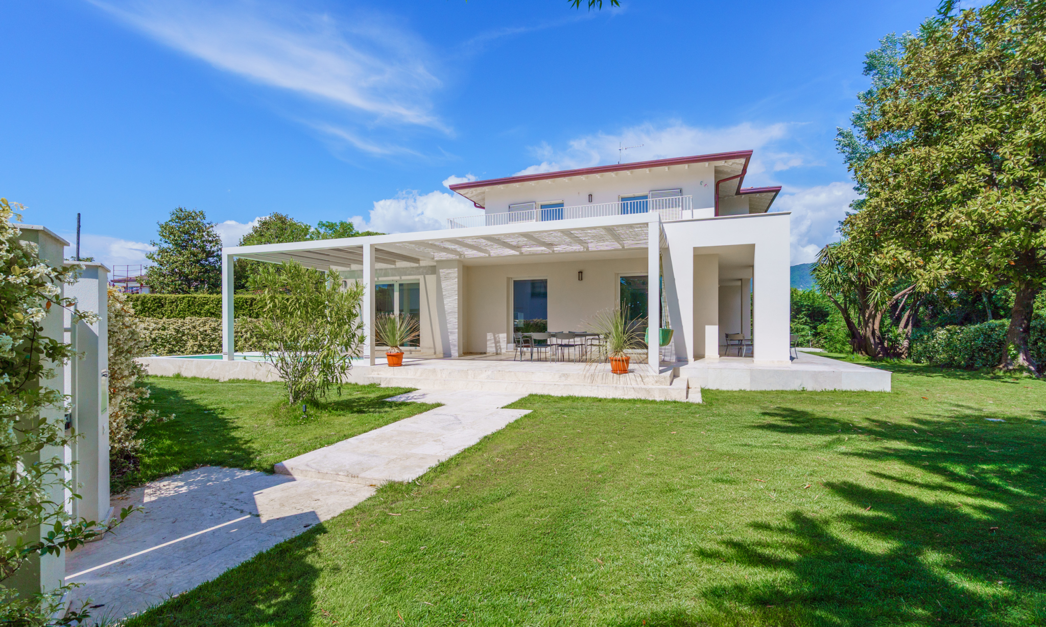 Modern Villa with Pool in Forte dei Marmi