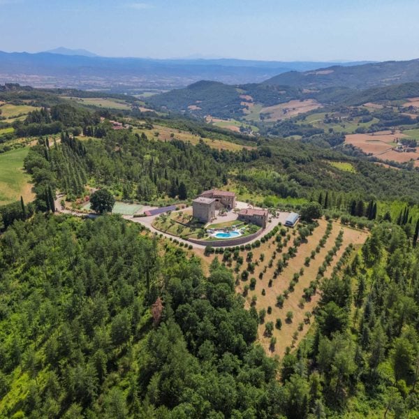 Relais with Pool and Tennis Court in Umbria-0_498511