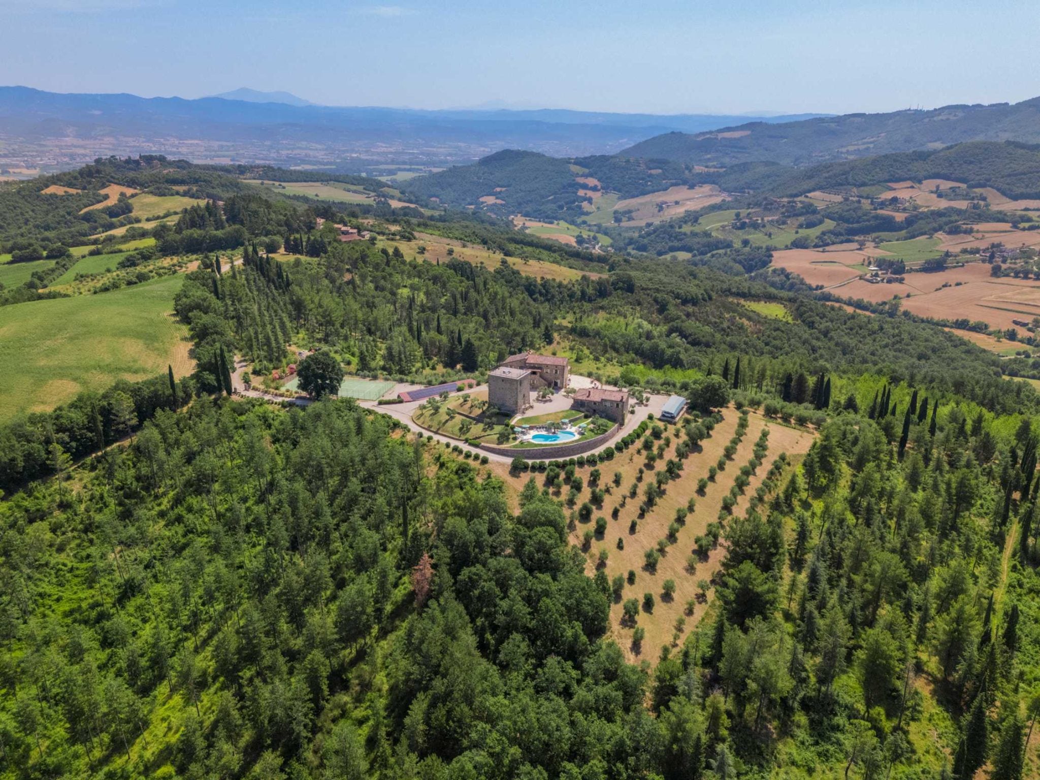 Relais with Pool and Tennis Court in Umbria-0_498511
