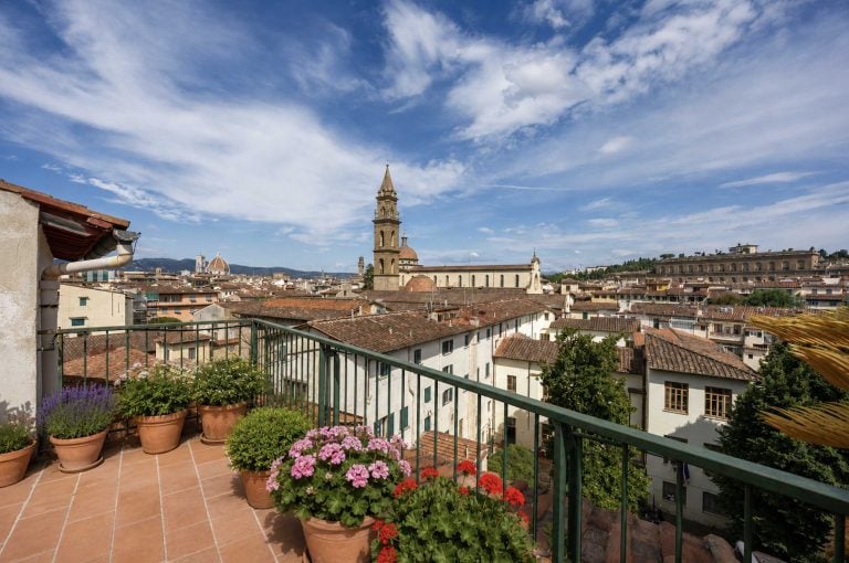Panoramic Penthouse with Elevator in the Heart of Oltrarno-0_499906
