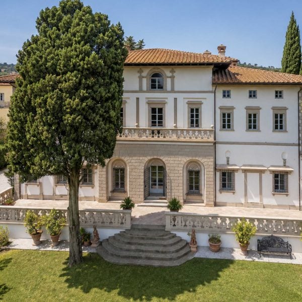 Prestigious Apartment in a Historic Villa in Fiesole-0_499482