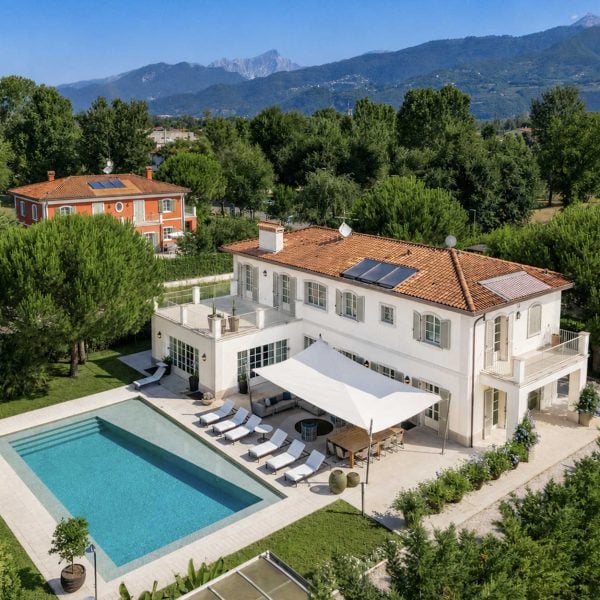 Villa with Pool in Vittoria Apuana-52_501842
