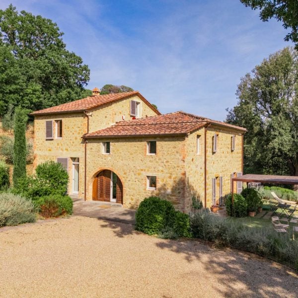Modern Farmhouse with Land in Val d'Orcia-0_503433