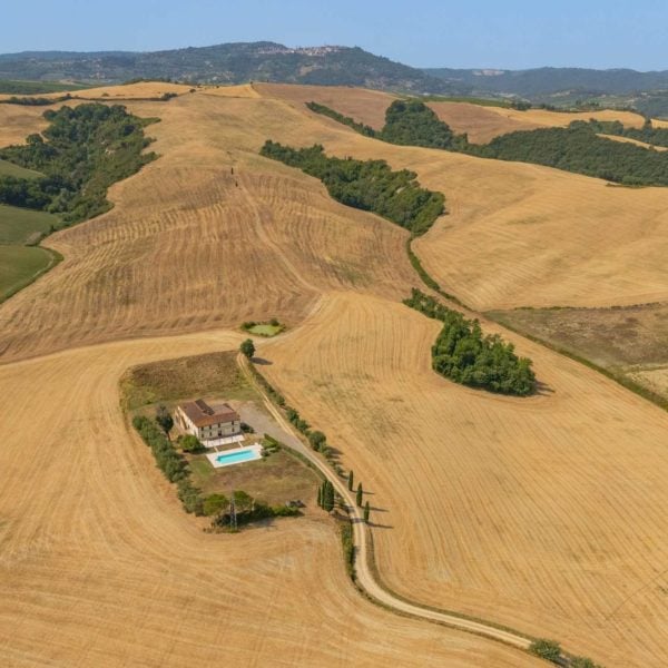 Farmhouse with Pool in Val d'Orcia-0_506856