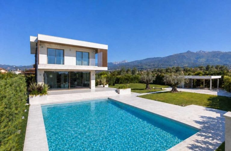 Modern Villa with Pool in Forte dei Marmi-0_460637