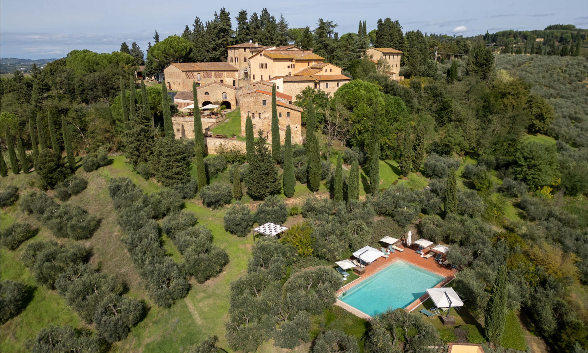 tuscan hamlet for sale in italy