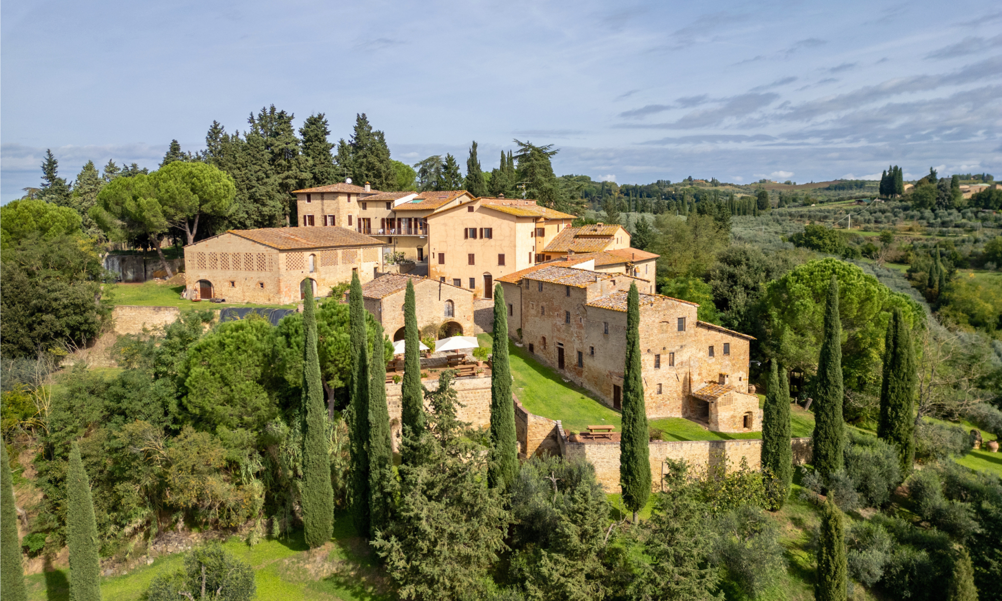 hamlet with farm for sale