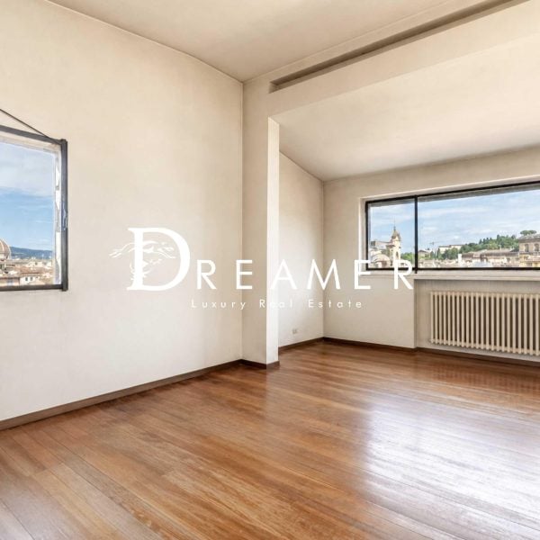 Panoramic Penthouse with Elevator in the Heart of Oltrarno-1_499908