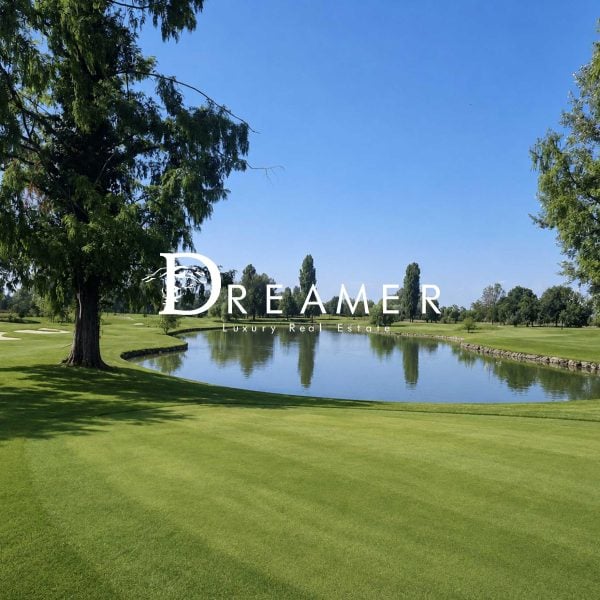 Prestigious Golf Resort near Milan-1_512078