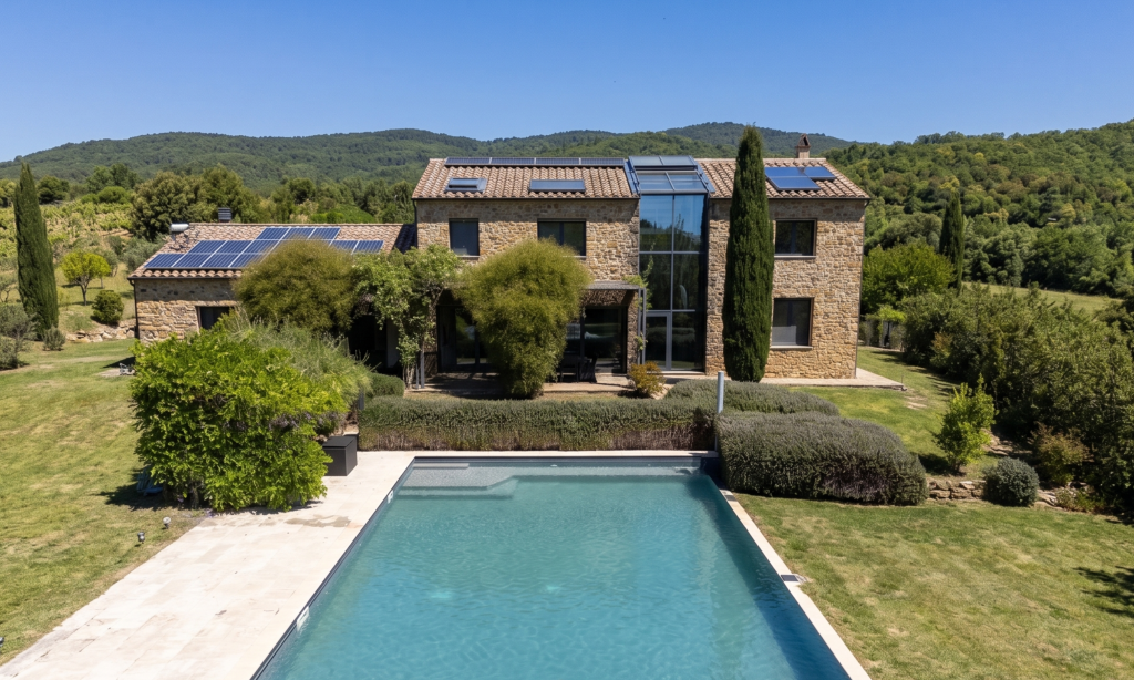 A Bioarchitecture Estate Surrounded by 16 Hectares of Nature