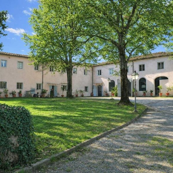 Historic Villa with Garden in Lucca-29_455909