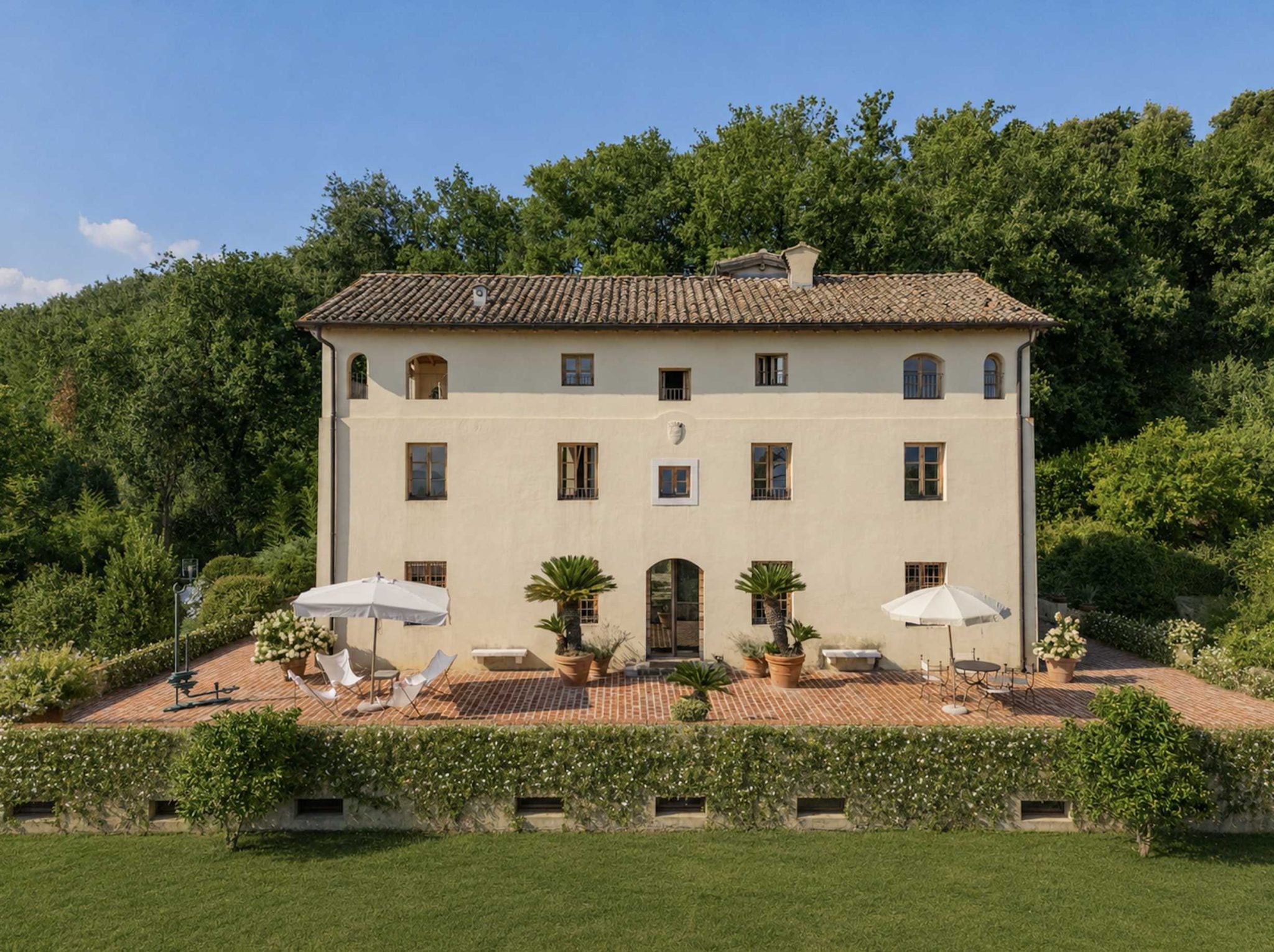 Farmhouse with Garden in Lucca-40_517223